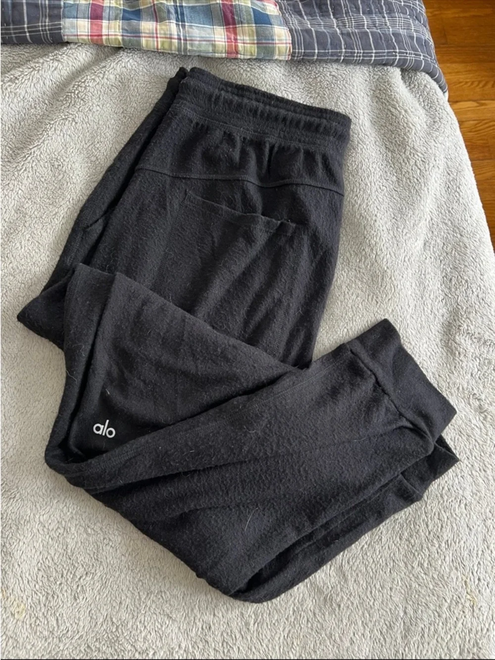 Alo Yoga Women’s Soho Sweatpants Black Large